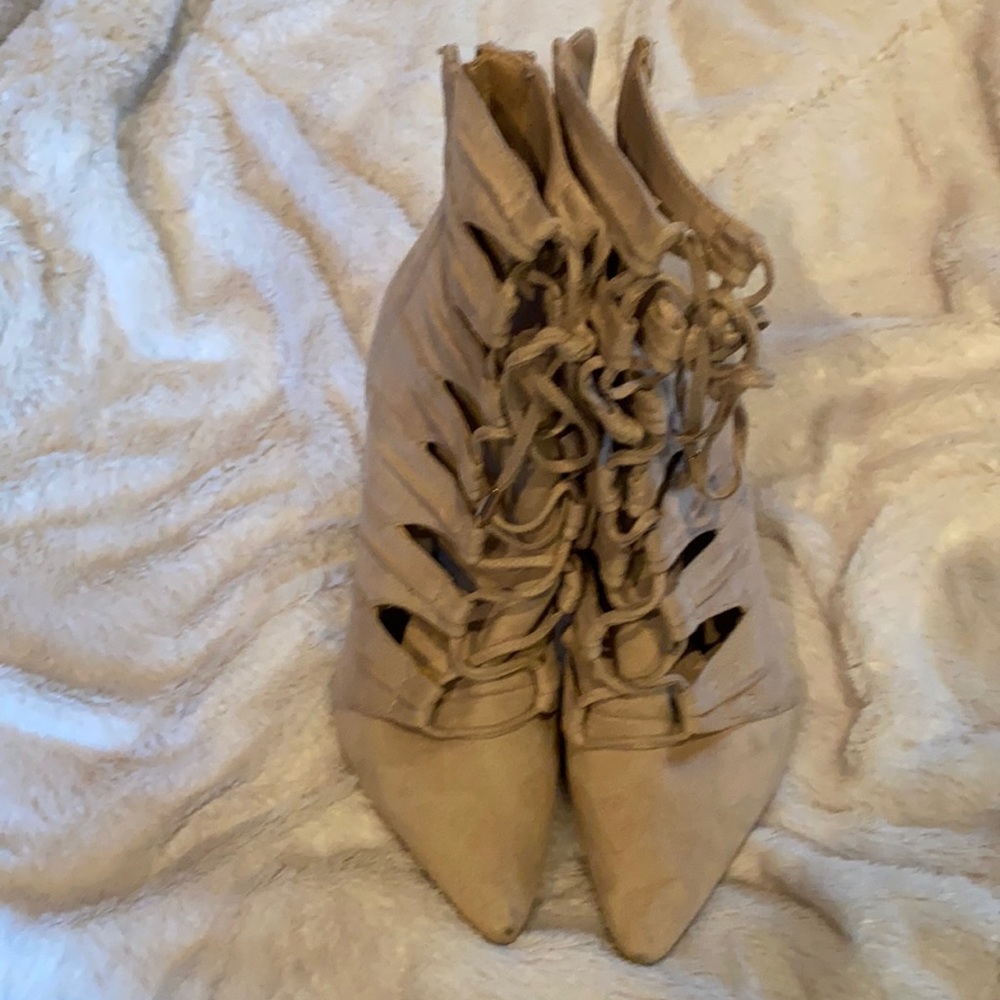 Lola shoetique